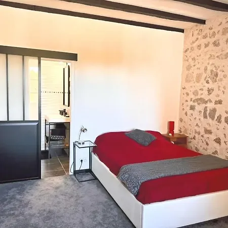 Le Clos Cecile'ann 3*